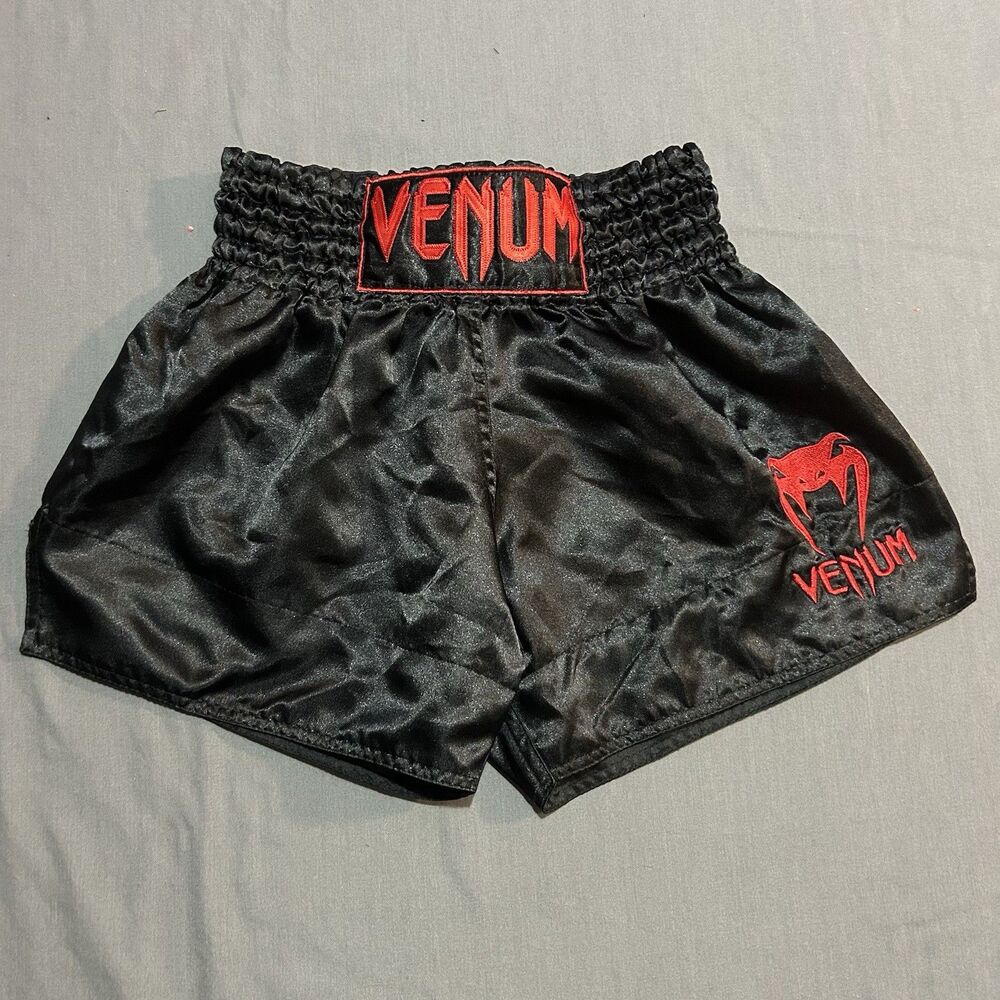 Venum Shorts Mens Medium Muay Thai Kickboxing Black/Red Satin MMA Training Gear